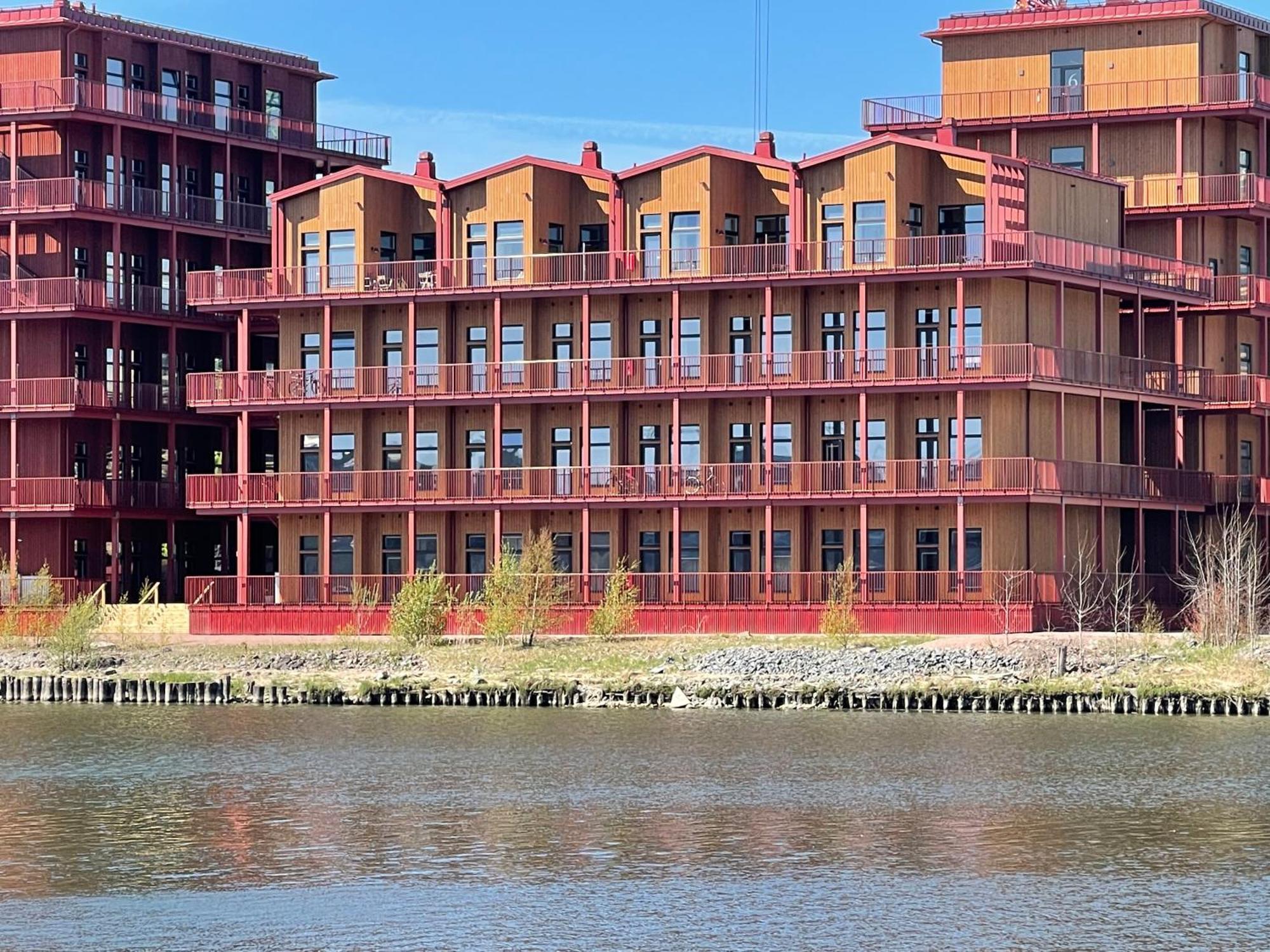 Waterfront Hotell