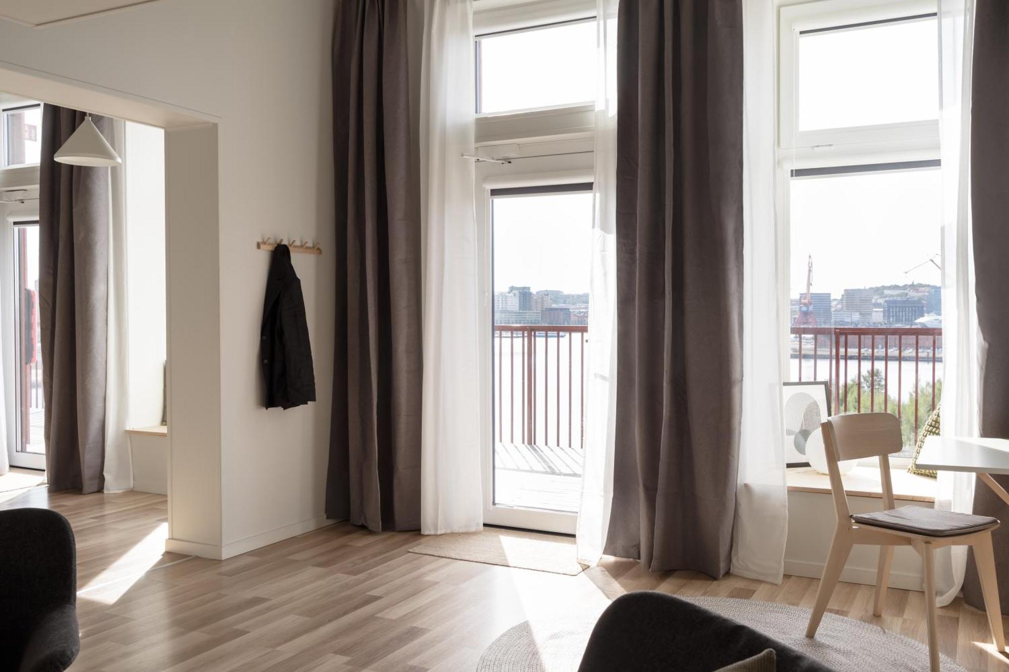 Waterfront Hotell 4*