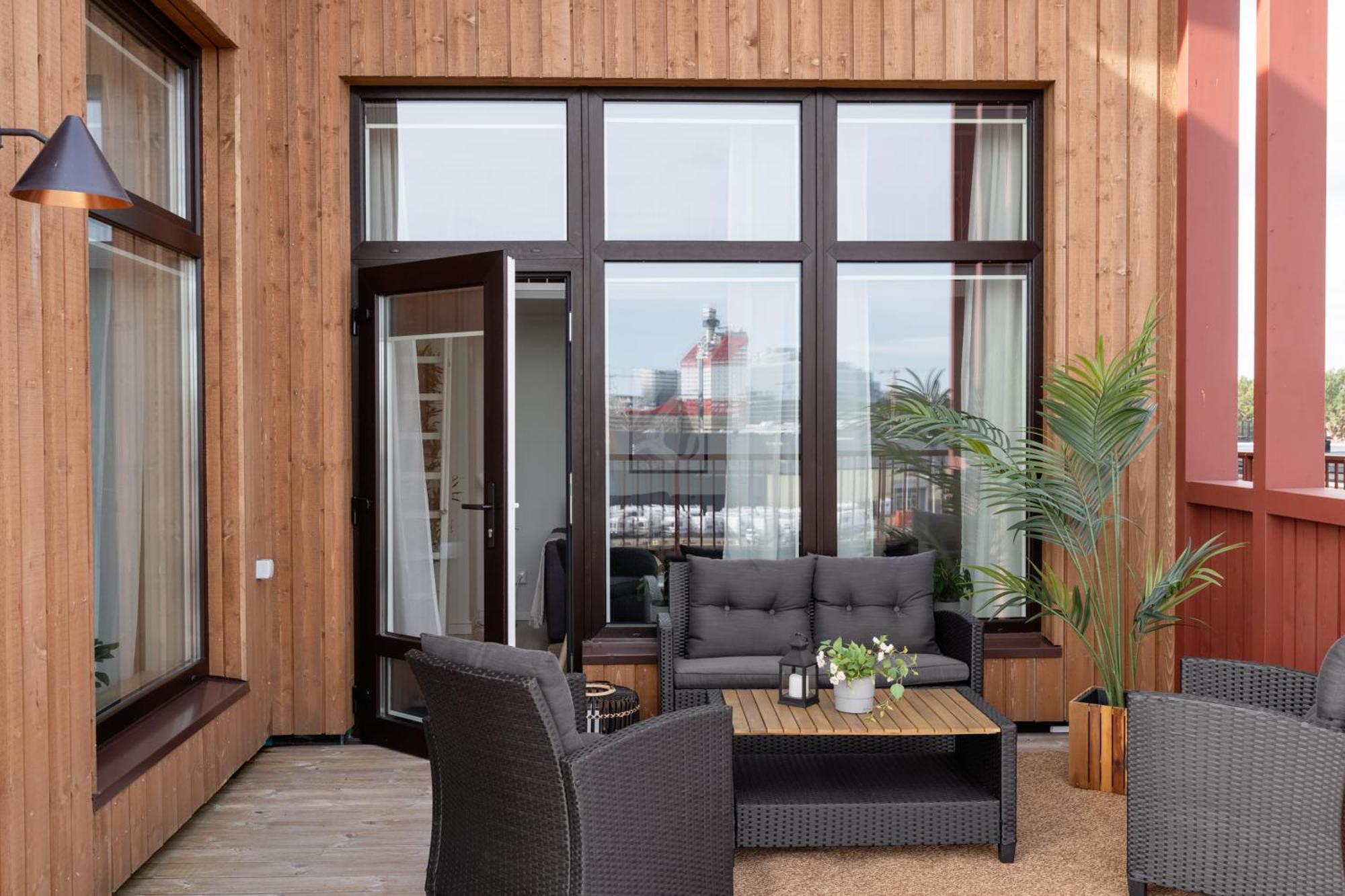 Waterfront 4*